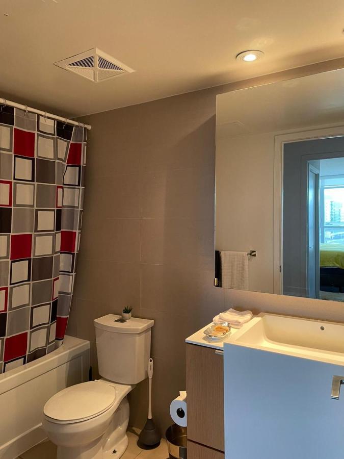 Toronto Downtown Luxurious Stylish 3 Bedroom 3 Bath 2 Balconies Near Rogers Centre Lakeview Condo المظهر الخارجي الصورة