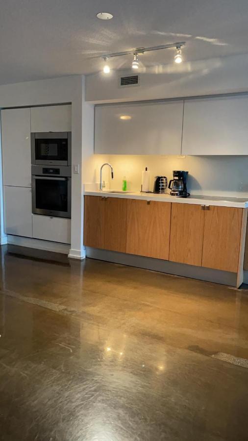 Toronto Downtown Luxurious Stylish 3 Bedroom 3 Bath 2 Balconies Near Rogers Centre Lakeview Condo المظهر الخارجي الصورة
