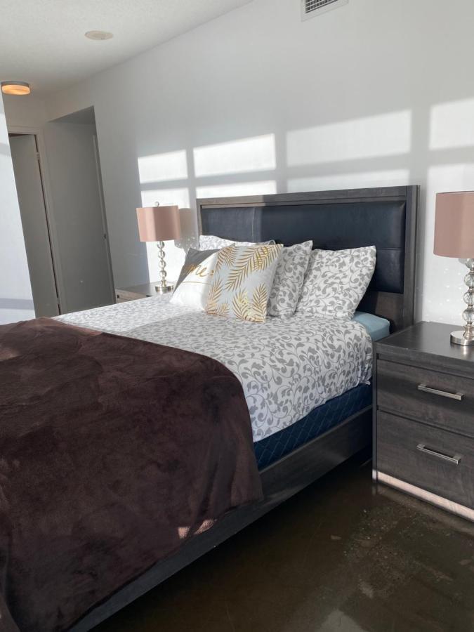Toronto Downtown Luxurious Stylish 3 Bedroom 3 Bath 2 Balconies Near Rogers Centre Lakeview Condo المظهر الخارجي الصورة