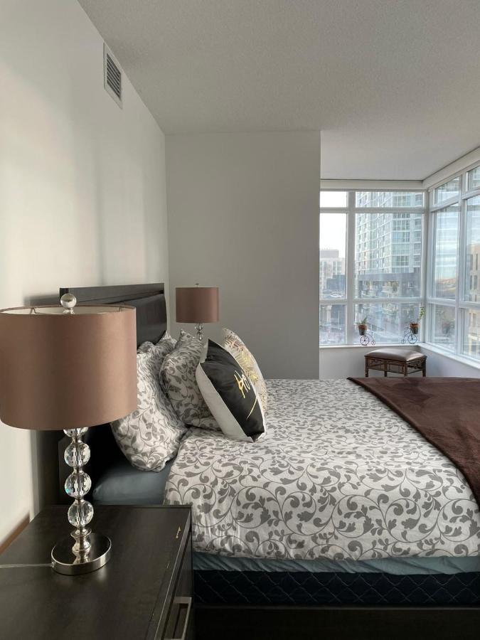 Toronto Downtown Luxurious Stylish 3 Bedroom 3 Bath 2 Balconies Near Rogers Centre Lakeview Condo المظهر الخارجي الصورة