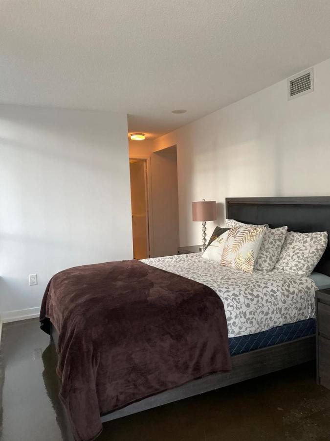 Toronto Downtown Luxurious Stylish 3 Bedroom 3 Bath 2 Balconies Near Rogers Centre Lakeview Condo المظهر الخارجي الصورة