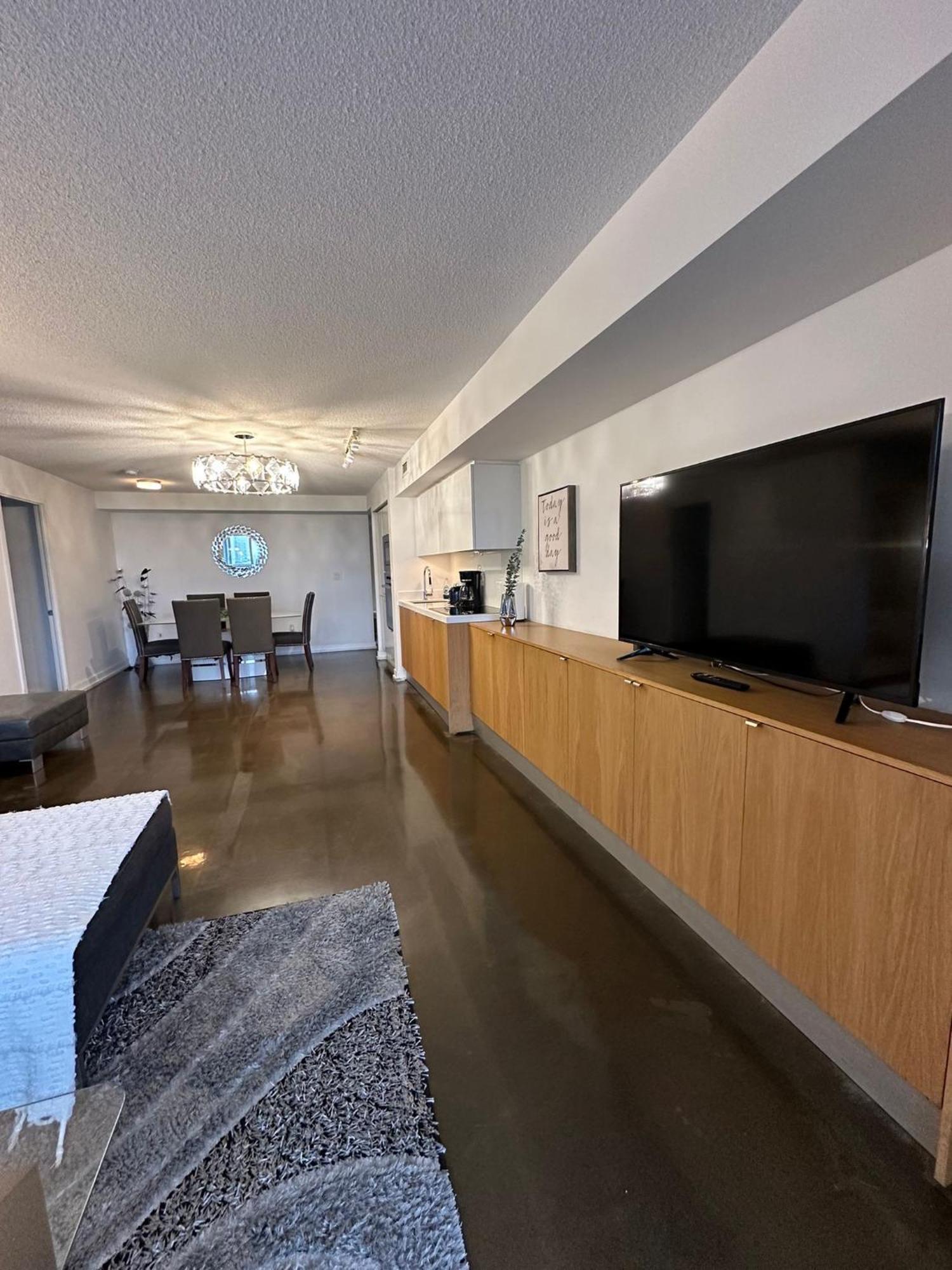 Toronto Downtown Luxurious Stylish 3 Bedroom 3 Bath 2 Balconies Near Rogers Centre Lakeview Condo المظهر الخارجي الصورة