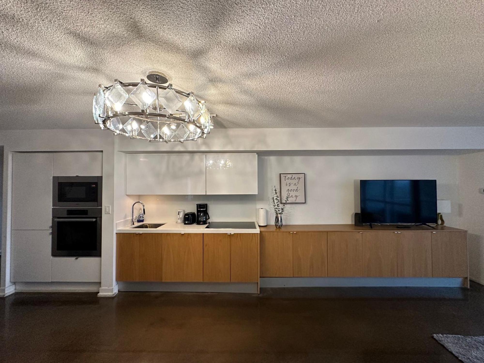 Toronto Downtown Luxurious Stylish 3 Bedroom 3 Bath 2 Balconies Near Rogers Centre Lakeview Condo المظهر الخارجي الصورة
