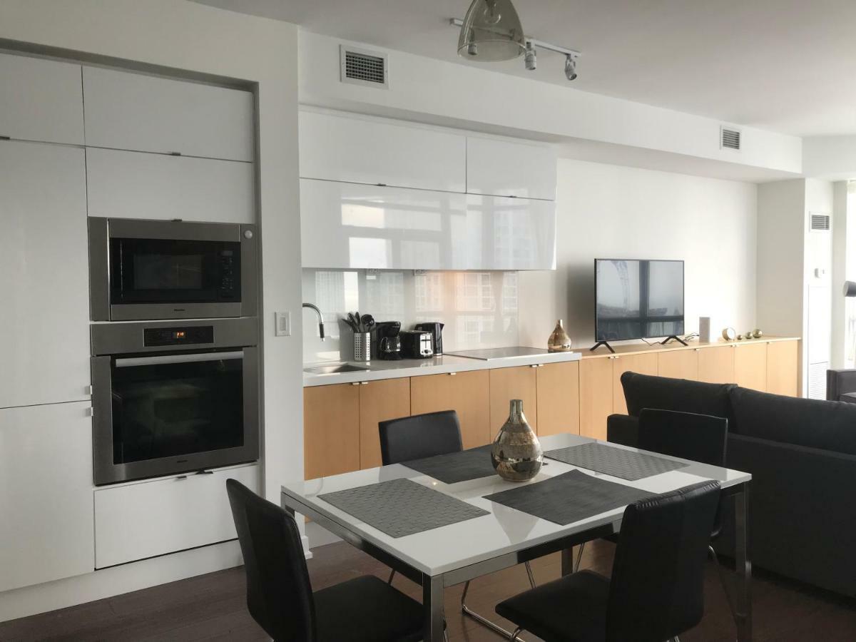 Toronto Downtown Luxurious Stylish 3 Bedroom 3 Bath 2 Balconies Near Rogers Centre Lakeview Condo المظهر الخارجي الصورة
